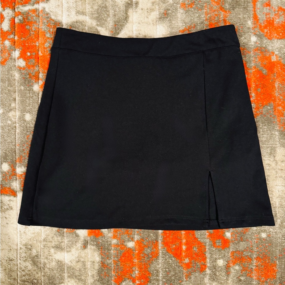 NWOT. AMEI Black Skort (Skirt with shorts)